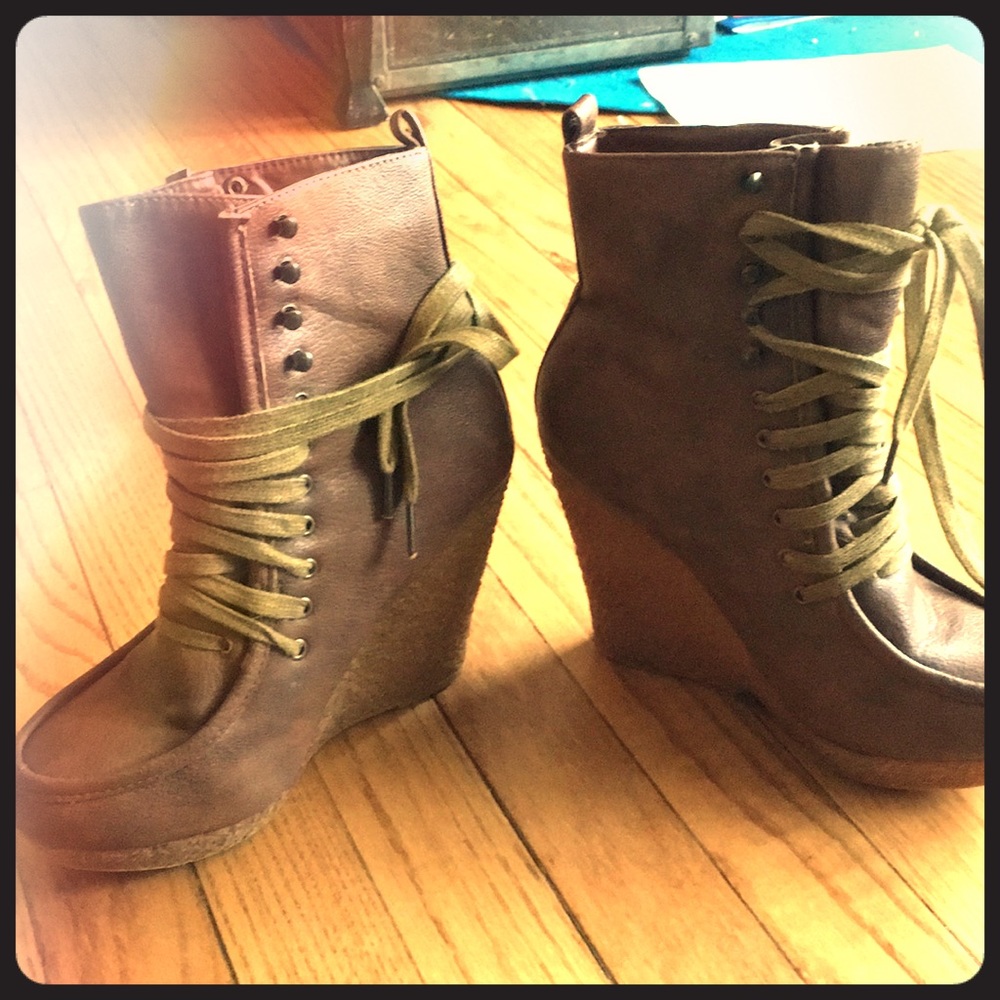Super cute wedges!
